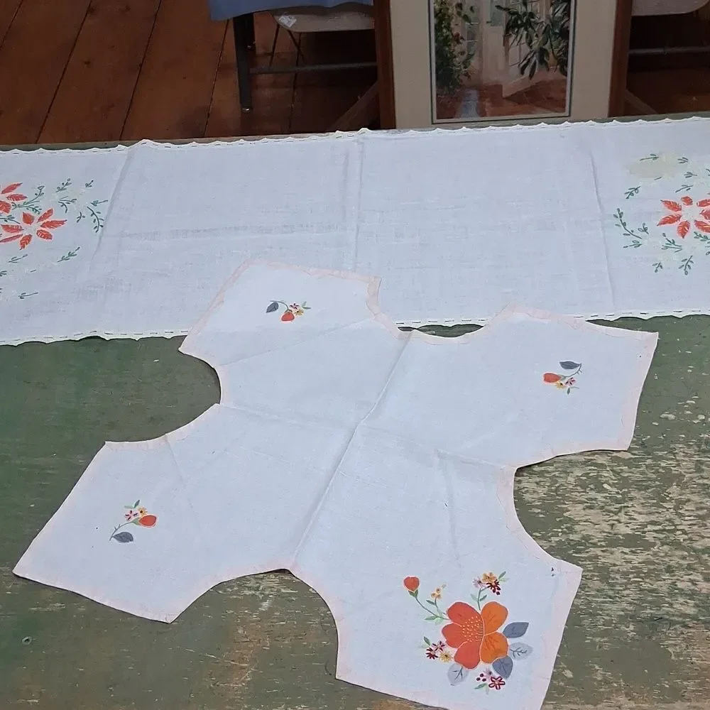 Beautiful wild flower bouquet embroidered on tatted lace  runner & Unique Floral